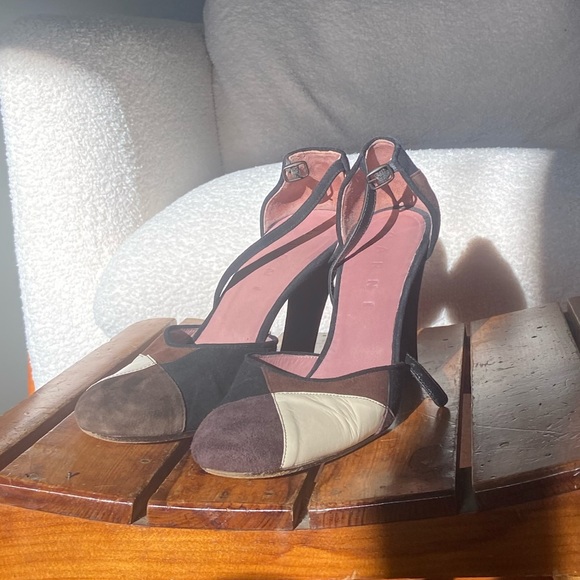 RARE Vintage Patchwork Suede Pumps with Ankle Strap - Picture 7 of 8